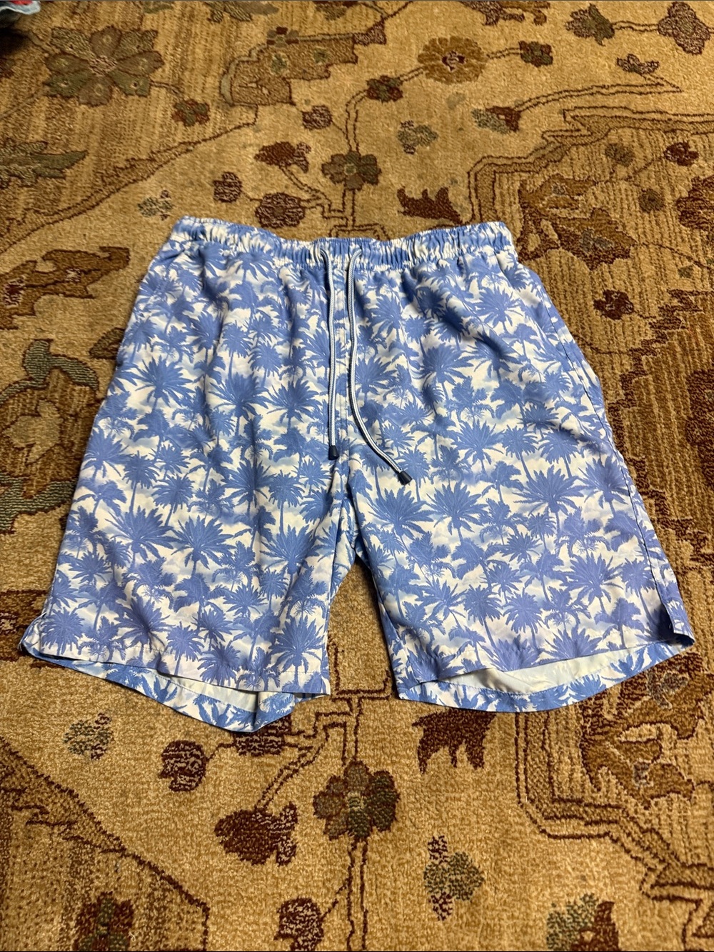 Men’s Peter Millar blue palm tree swim trunks L